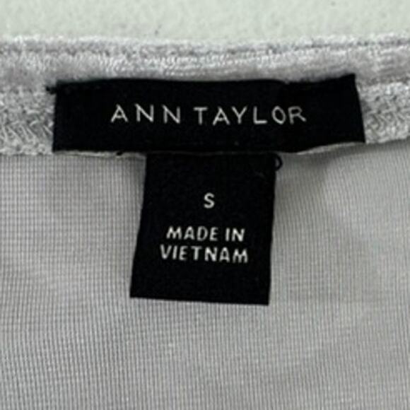 "ANN TAYLOR" Velvet Short Sleeve Blouse Keyhole Tie In Front SZ S Professional - Picture 5 of 10